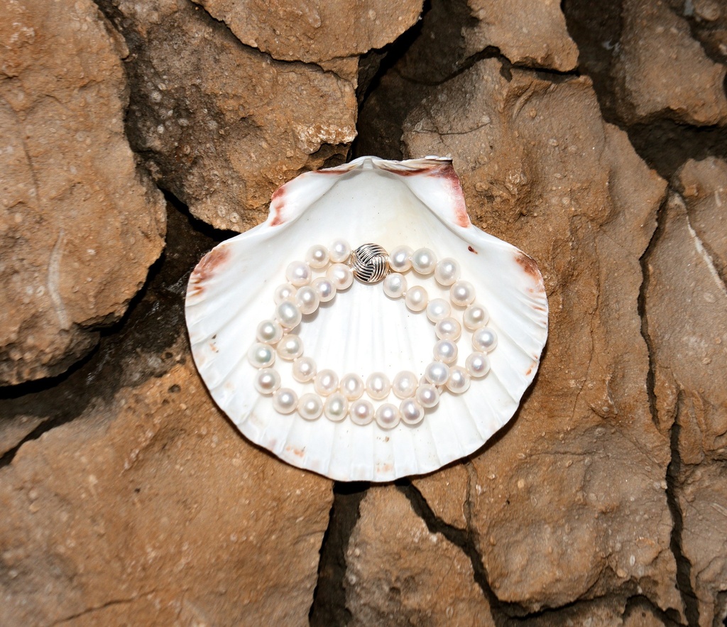 [VWCBD06] 9-10mm A White Freshwater Pearl Double Strand Bracelet
