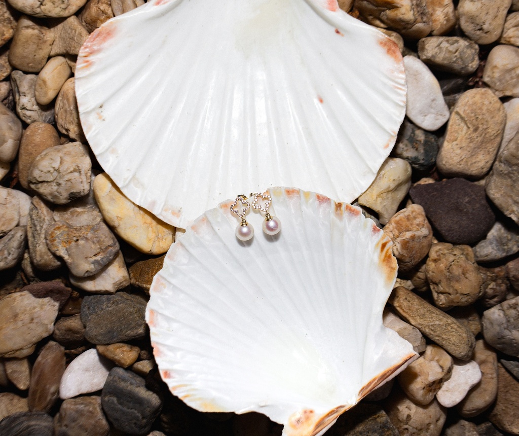 [VSEE20] 7mm AA+ White Freshwater Pearl and Zircons Earrings