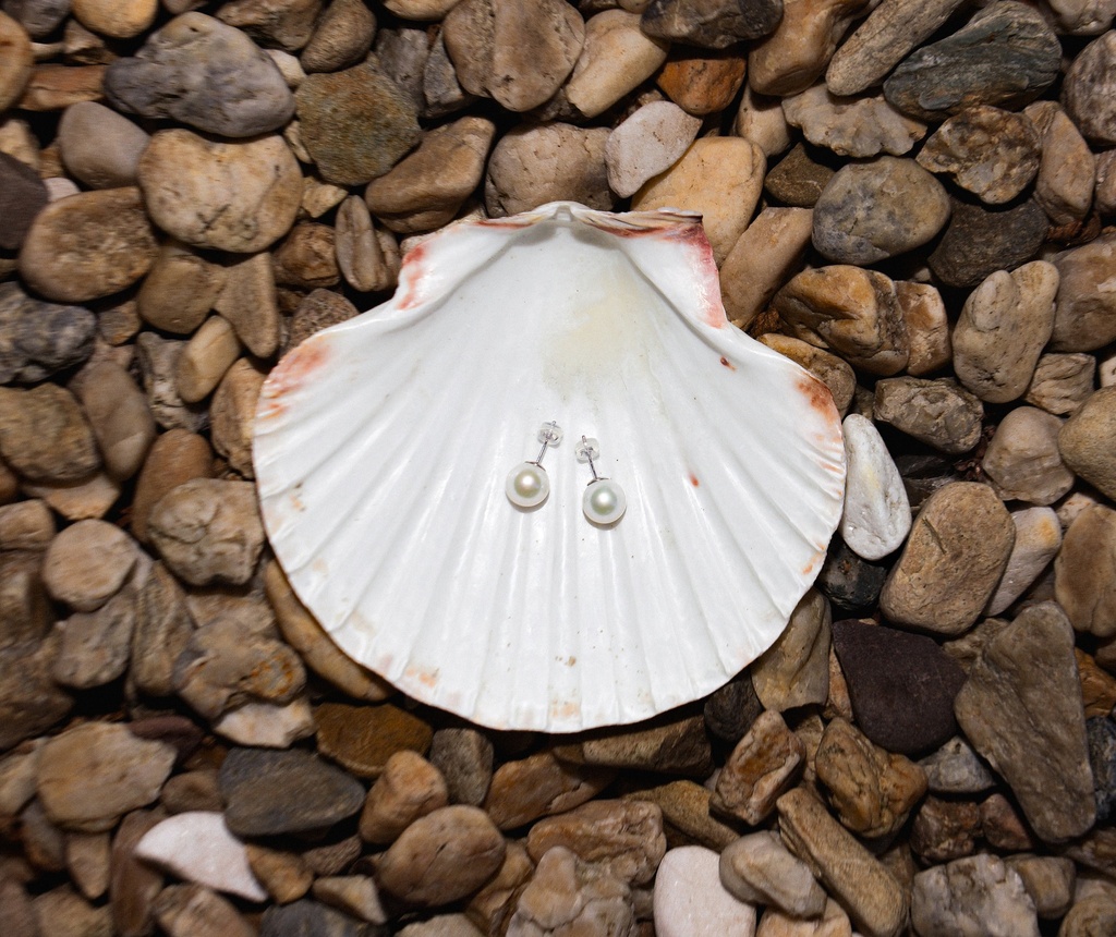 [VWCE02] 9-10mm A+ White Freshwater Pearl Stud Earrings