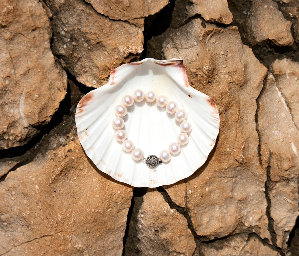[VWCB01] 9-10mm A White Freshwater Pearl Bracelet